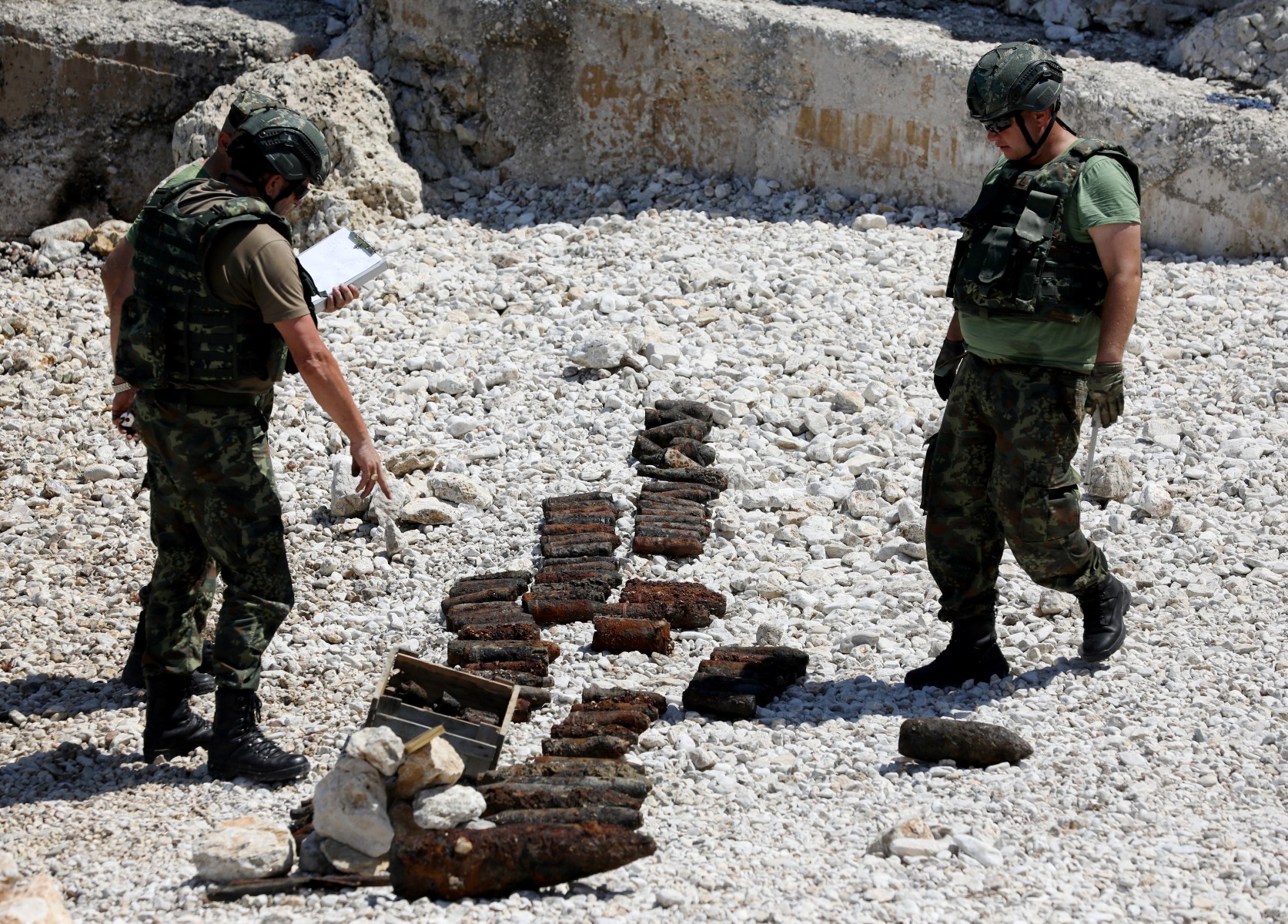 En Albanie, une mission franco-albanaise démine le fond de la mer