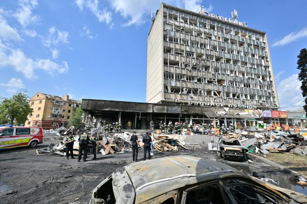 Ukraine: 23 morts dans de nouvelles frappes russes sur une ville, le chef de l'ONU « atterré»