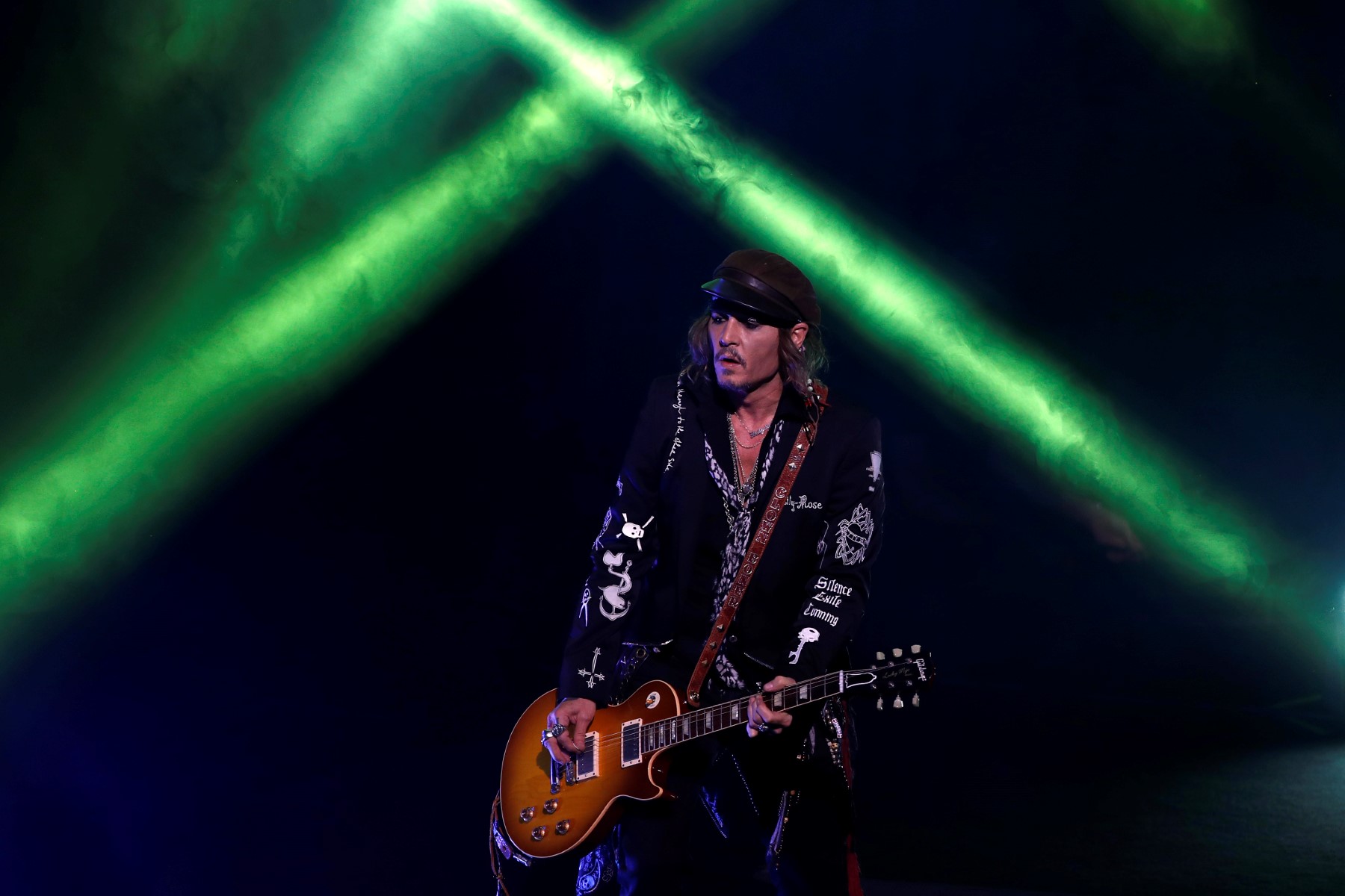 Après son procès, Johnny Depp change d'air avec un album et une tournée