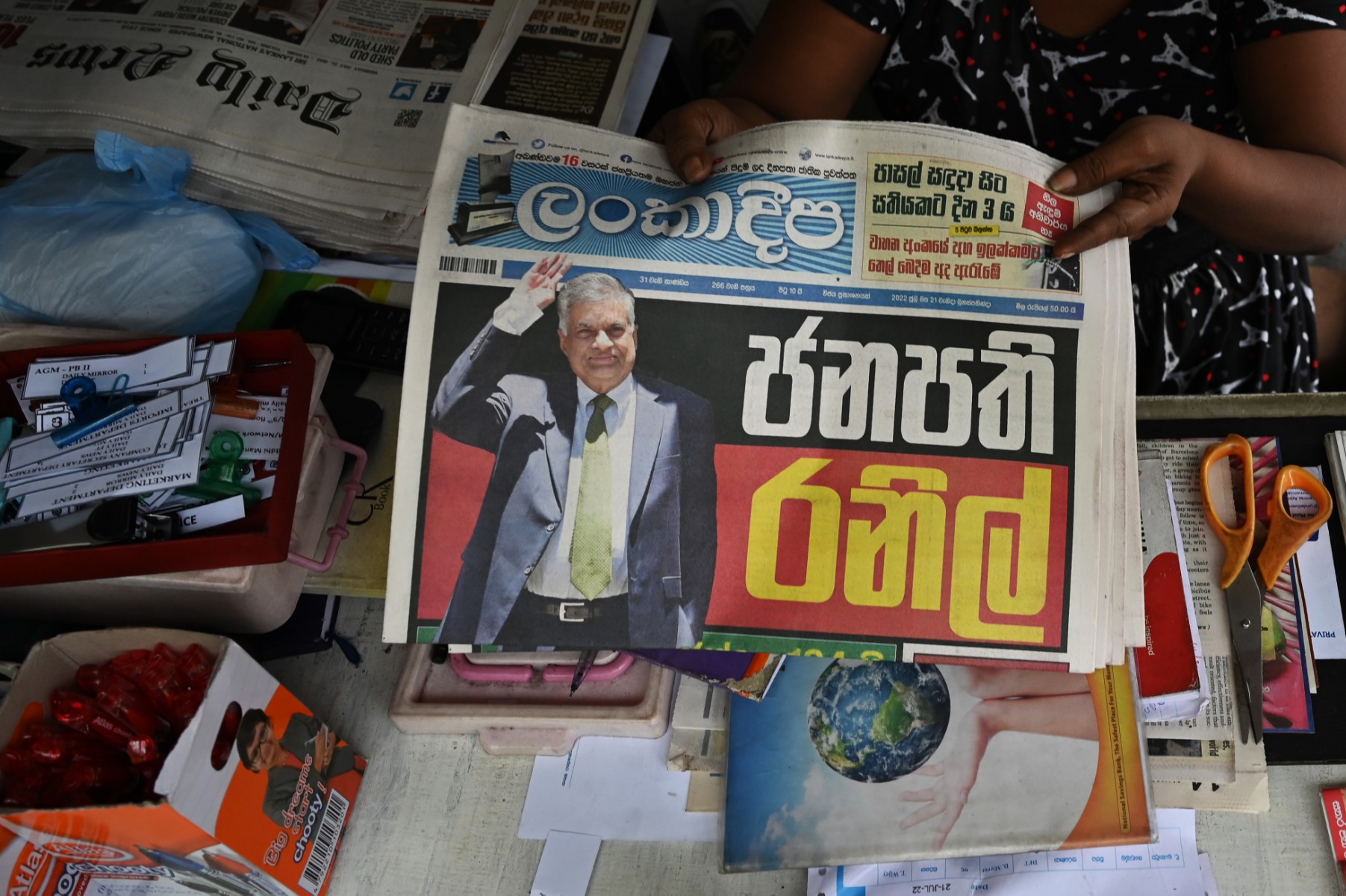 Sri Lanka: le président Wickremesinghe investi et en quête d'un gouvernement d'unité