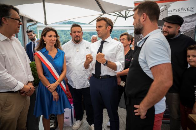 La bataille pour l'emploi « clé dans les prochains mois», avertit Macron