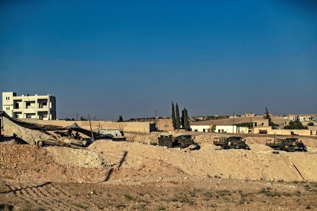 Découverte d'une fosse commune dans le nord de la Syrie