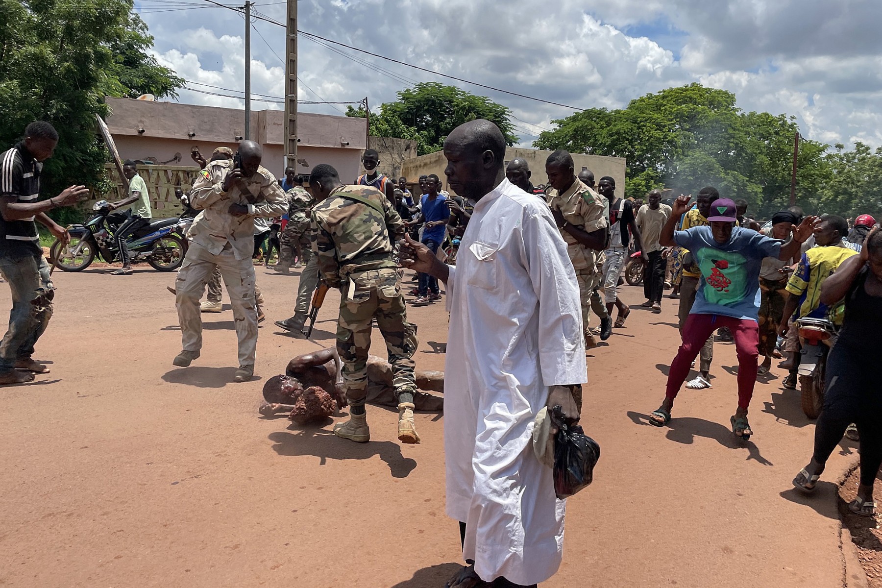Washington ordonne à son personnel non essentiel de quitter le Mali