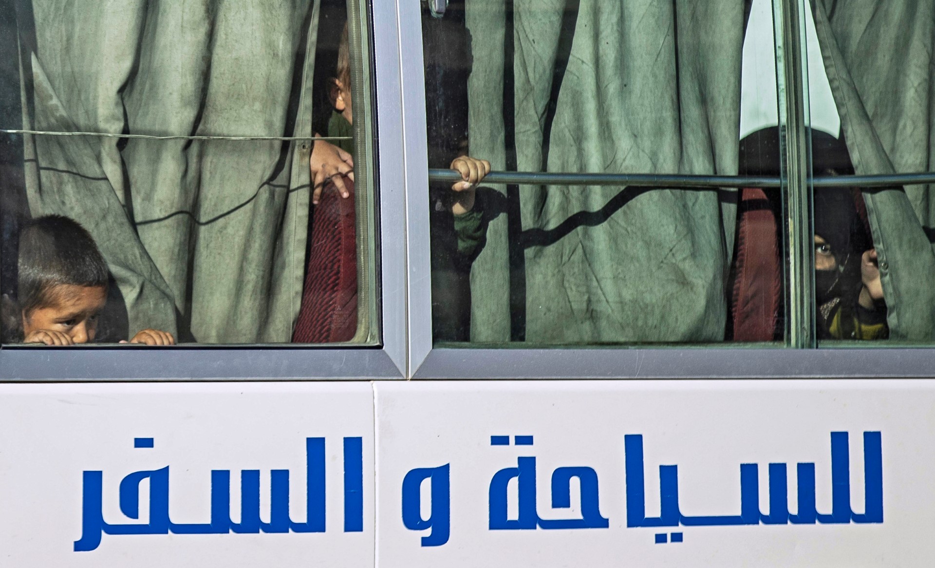 Syrie: les Kurdes remettent au Tadjikistan des femmes et des enfants de djihadistes