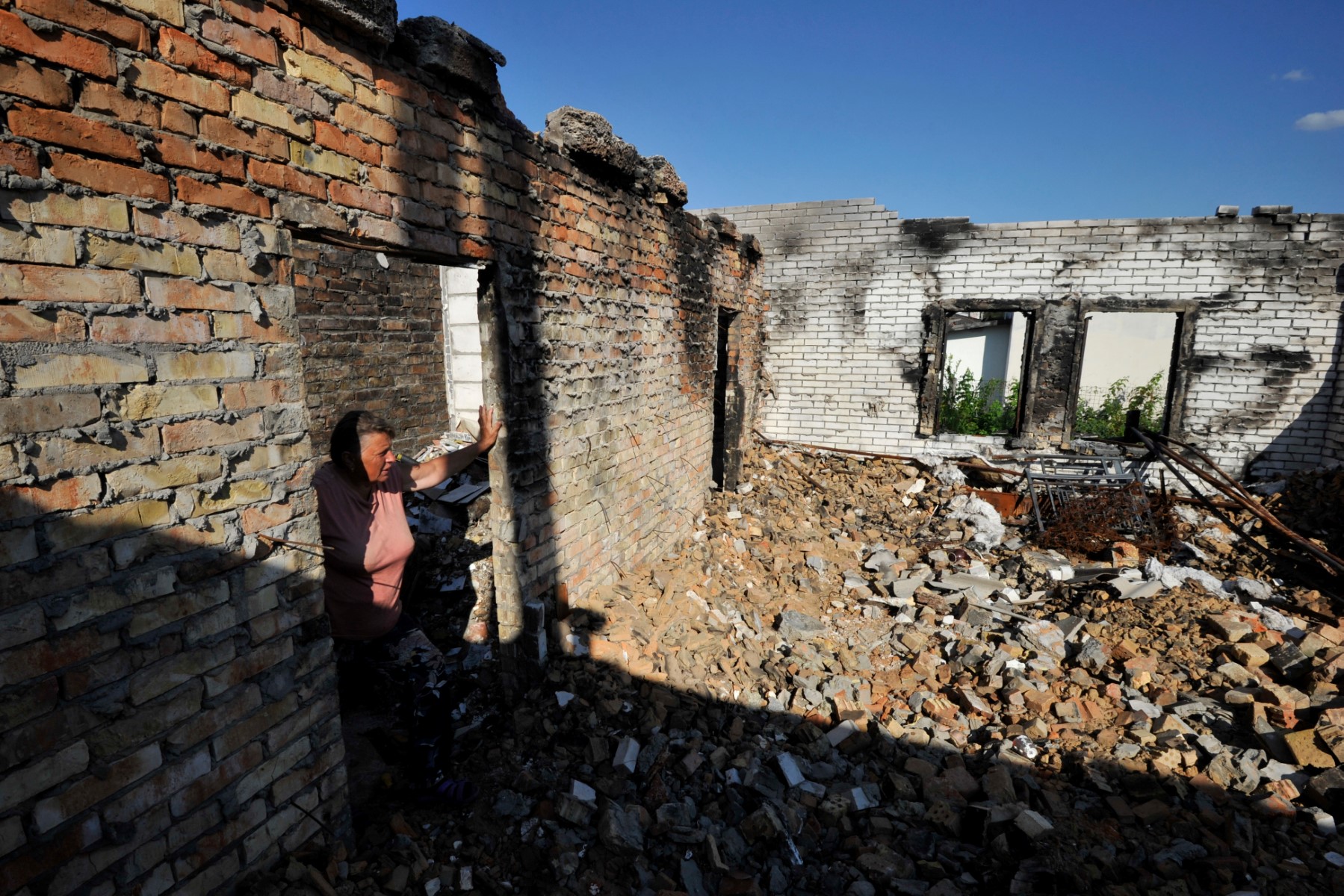 Ukraine: cinq morts et sept blessés dans le bombardement d'un arrêt de bus dans le sud