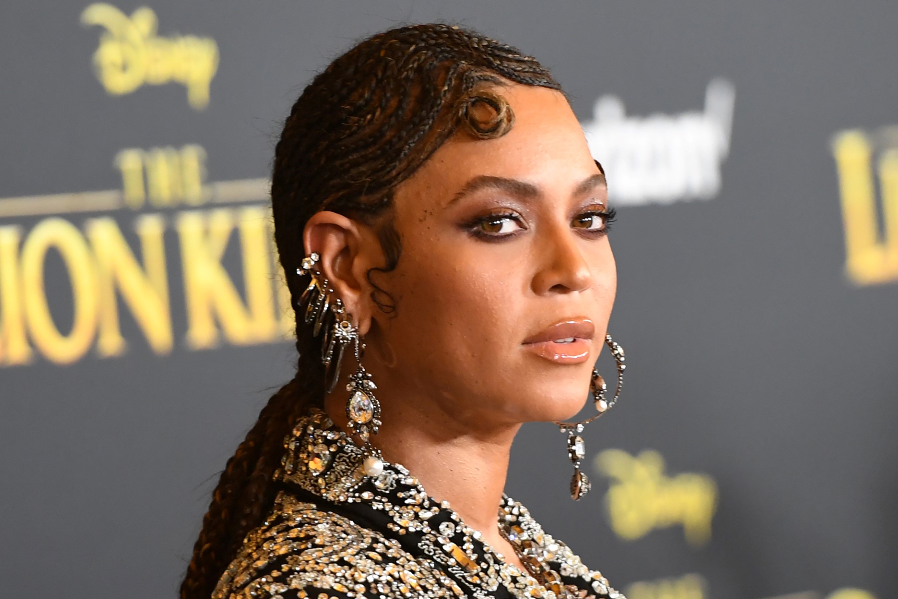 Sur cette photo d'archive prise le 9 juillet 2019, l'auteure-compositrice-interprète américaine Beyonce arrive pour la première mondiale du film «Le Roi Lion» de Disney au Dolby Theatre à Hollywood. (Photo Robyn Beck / AFP)