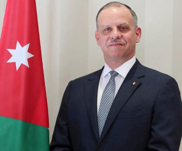 Le prince Faisal ben al-Hussain de Jordanie prête serment pour devenir l’adjoint du roi