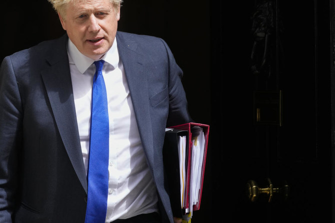 Boris Johnson veut «continuer» à son poste, malgré les défections