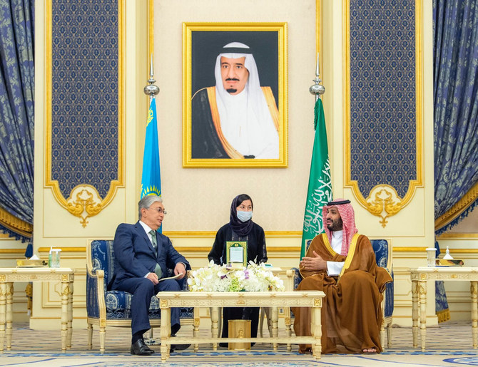 Le prince héritier Mohammed ben Salmane s'est entretenu avec le président du Kazakhstan, Kassym-Jomart Tokayev, au palais Al-Salam à Djeddah, samedi (SPA).
