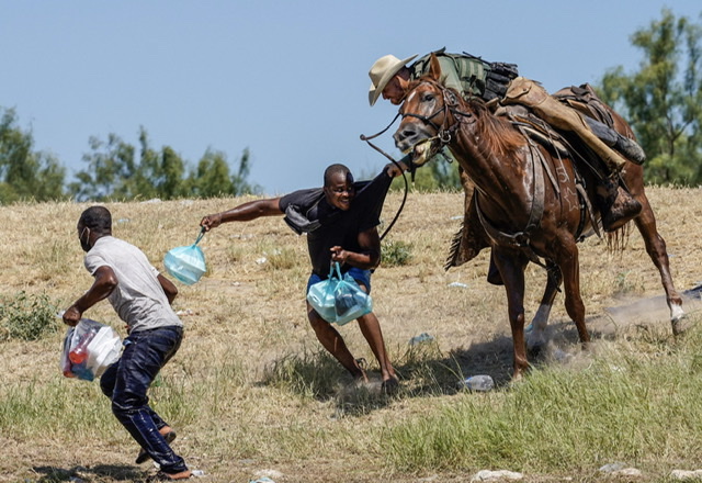 USA: Des gardes-frontières ont agi de manière «non professionnelle» face à des migrants haïtiens