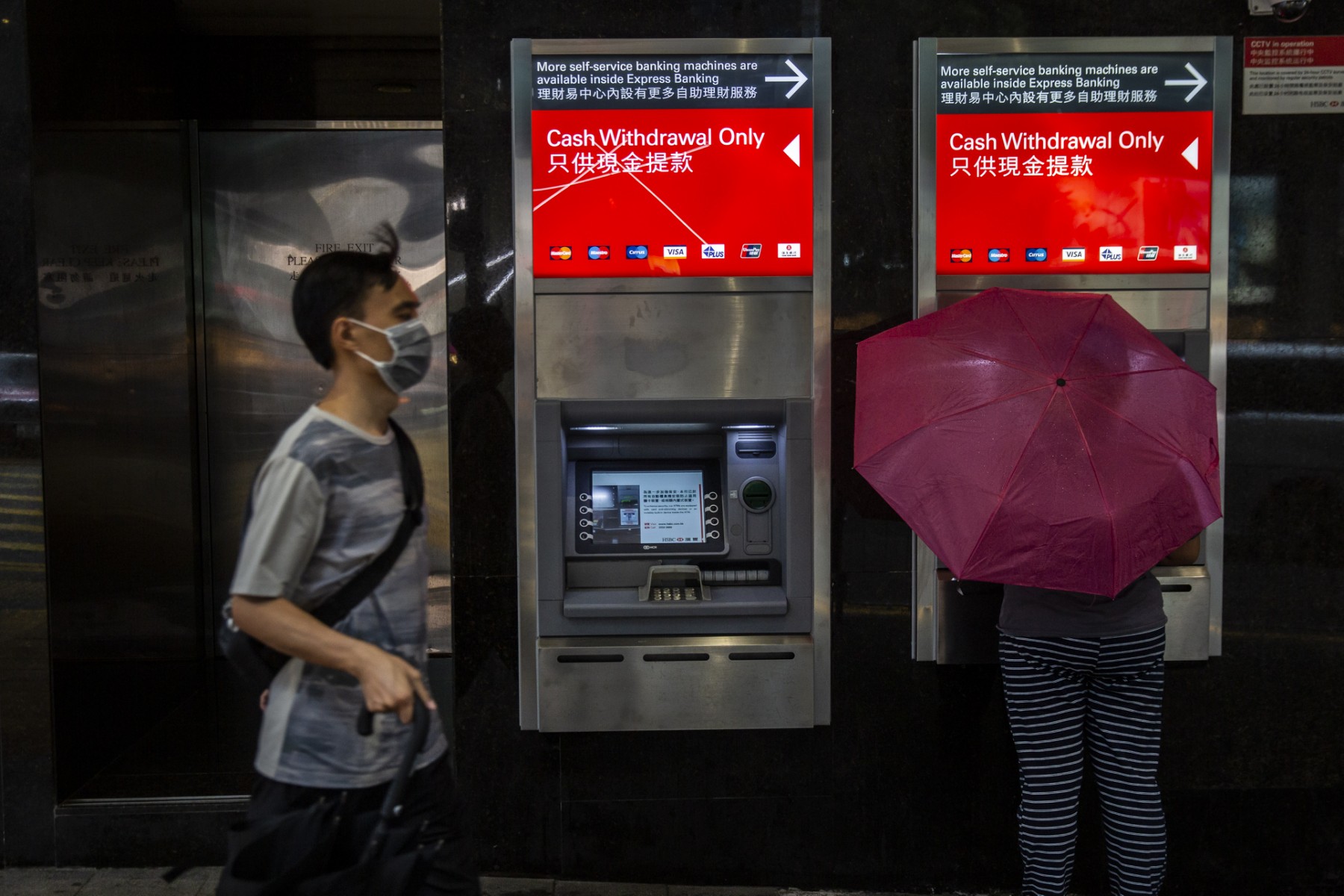 Chine: le régulateur des banques s'engage à rembourser davantage d'épargnants lésés