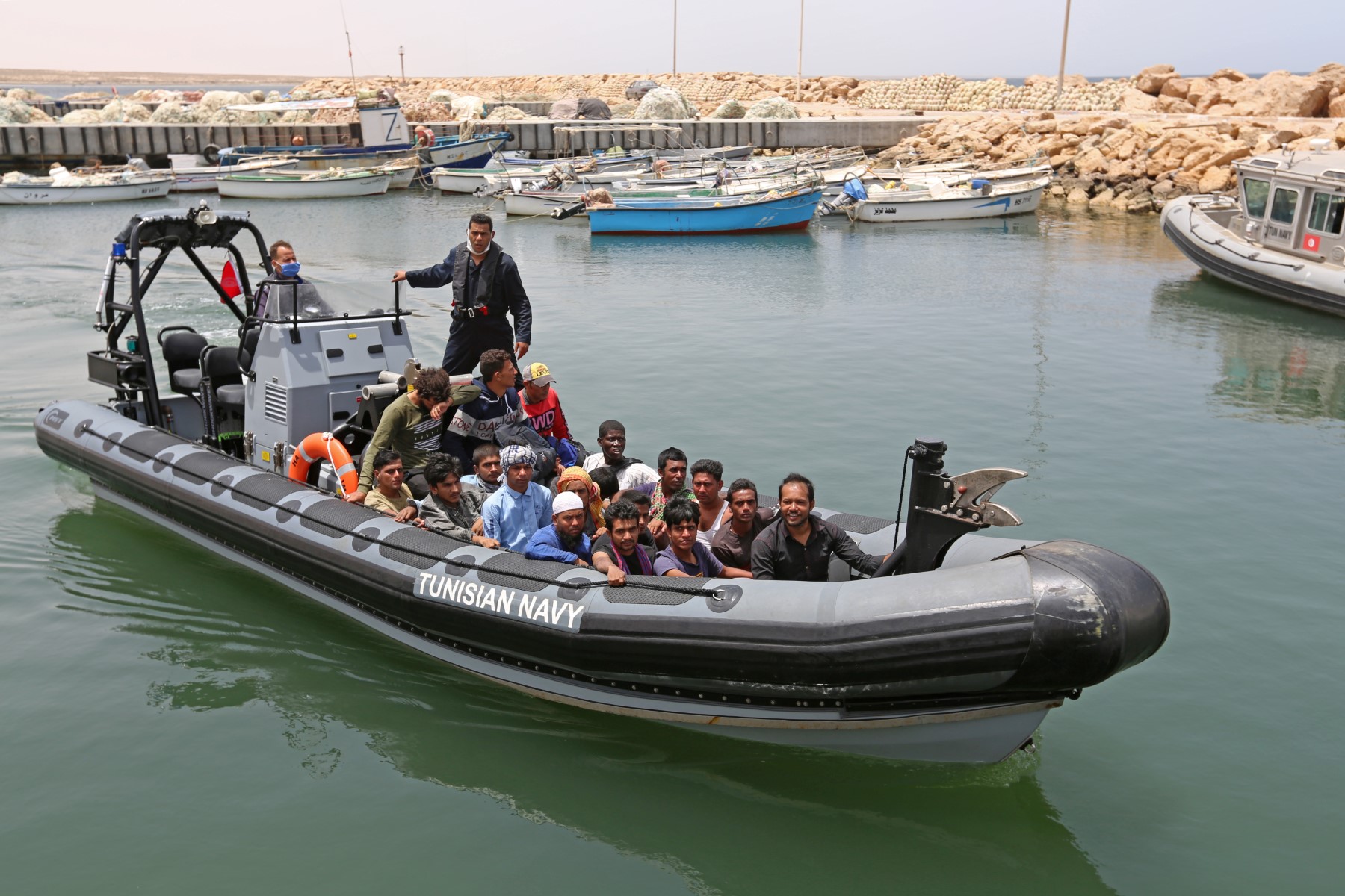 Plus de 450 migrants secourus au large des côtes tunisiennes