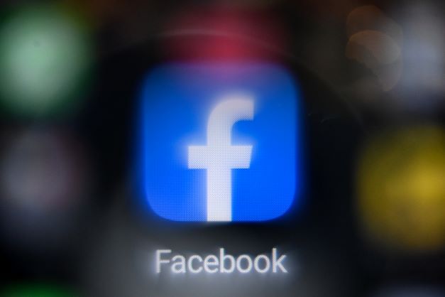 Afghanistan: Facebook ferme les comptes de médias d'Etat, contrôlés par les talibans