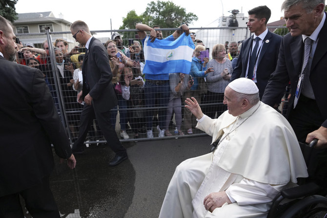 Canada: Après les excuses, le pape sur les lieux d'un pélerinage sacré pour les autochtones