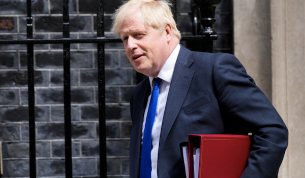 Boris Johnson quitte le 10 Downing Street à Londres, le mercredi 6 juillet 2022 (Photo, AP).