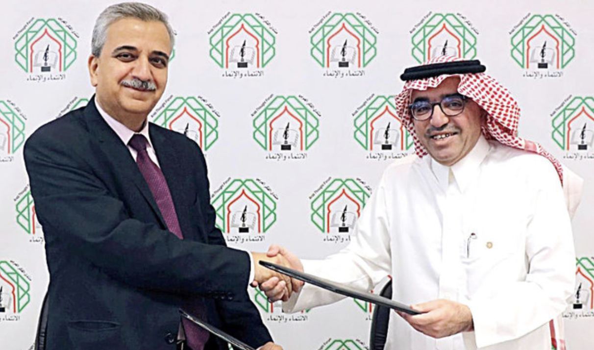 Le président du Forum de la pensée arabe reçoit le chef de l'Organisation arabe du tourisme