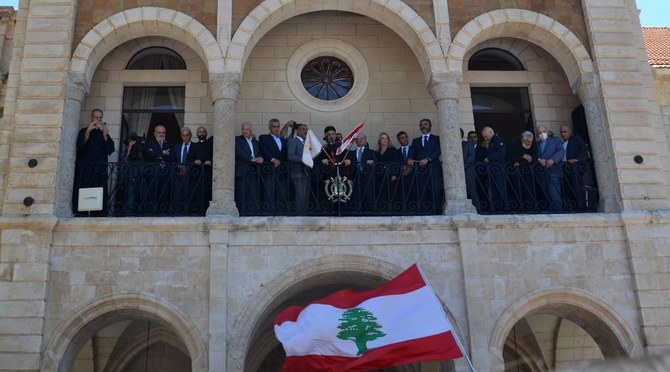 Liban: Une foule en colère manifeste contre l'arrestation de l'archevêque El-Hajj
