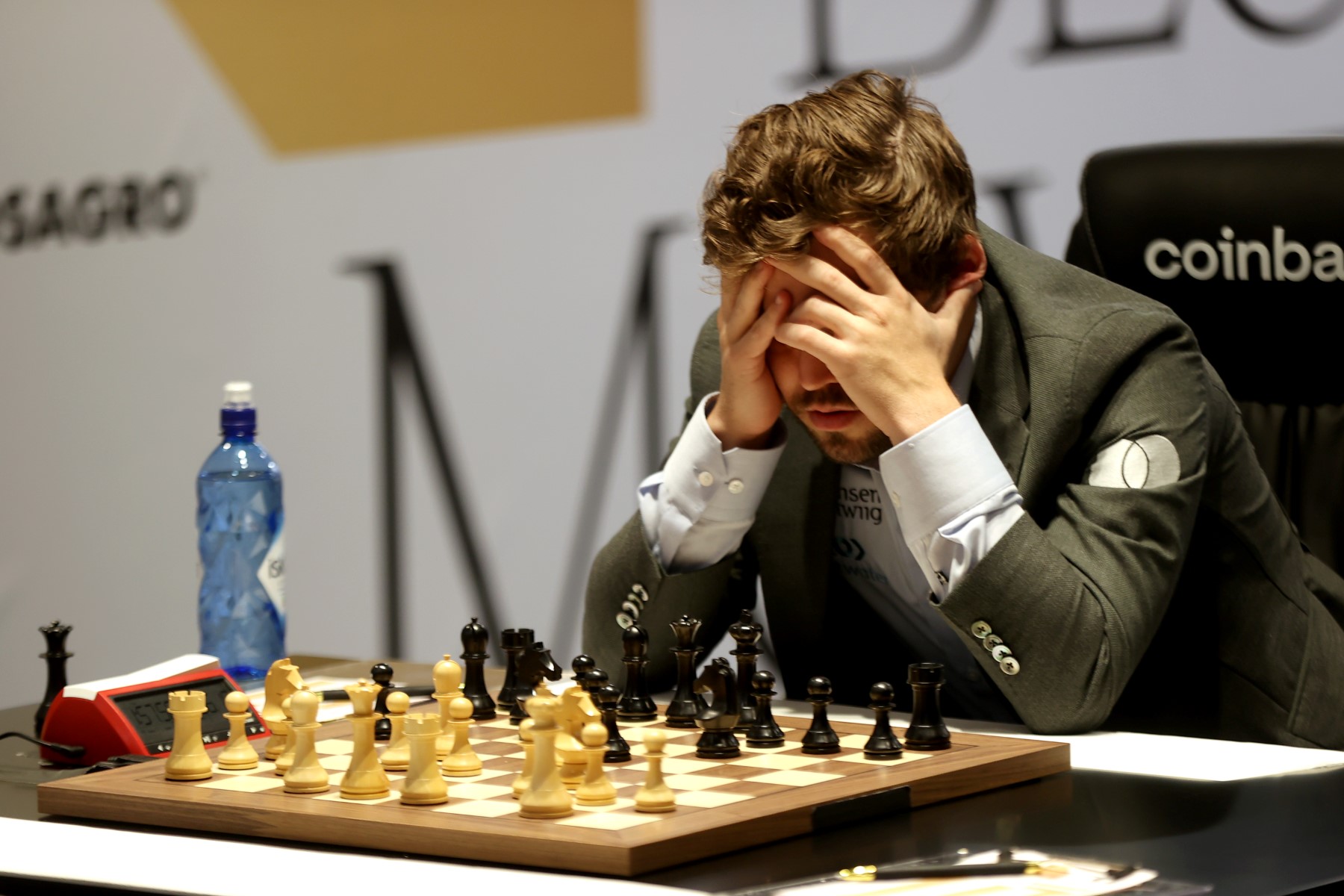 Magnus Carlsen renonce à défendre sa couronne de champion du monde d’échecs!