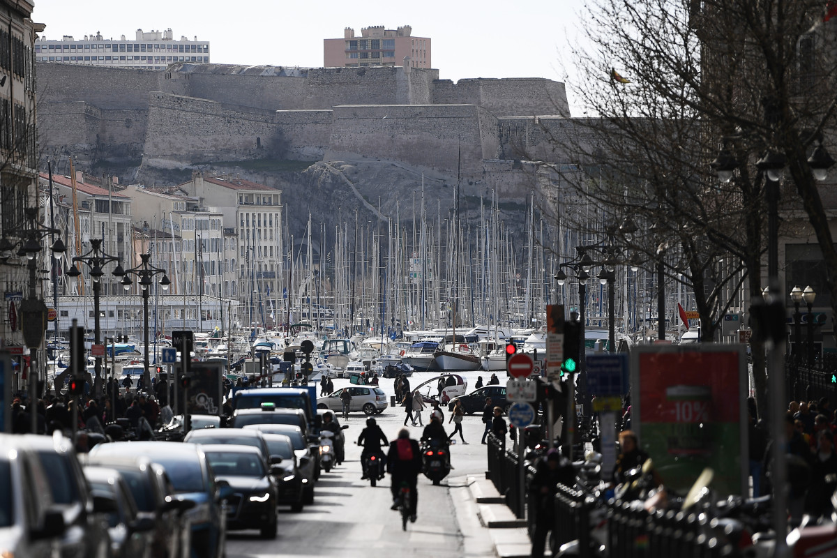 A Marseille, le défilé du 14 juillet de retour sur la Canebière
