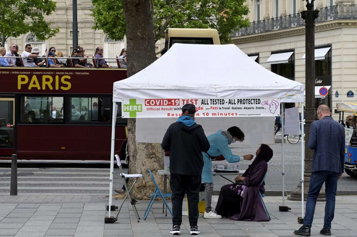 France: plus de 200 000 cas de Covid en 24 heures