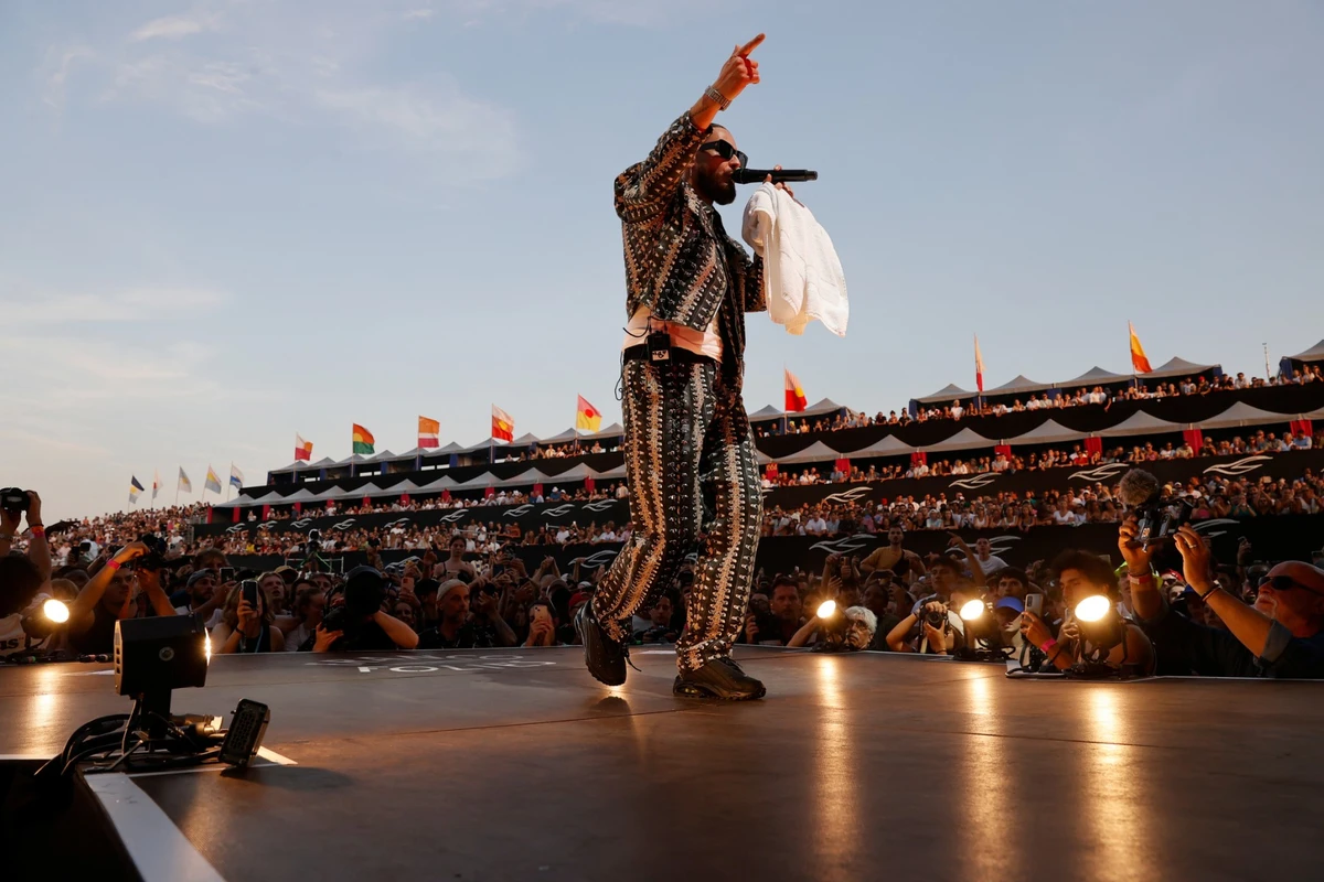 Francofolies: SCH au top, cordon de CRS entre Booba et Vald