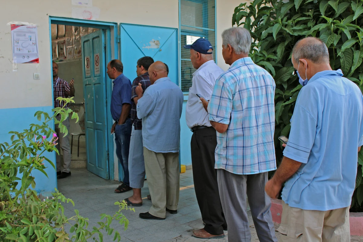 Les Tunisiens votent sur une Constitution suscitant la controverse