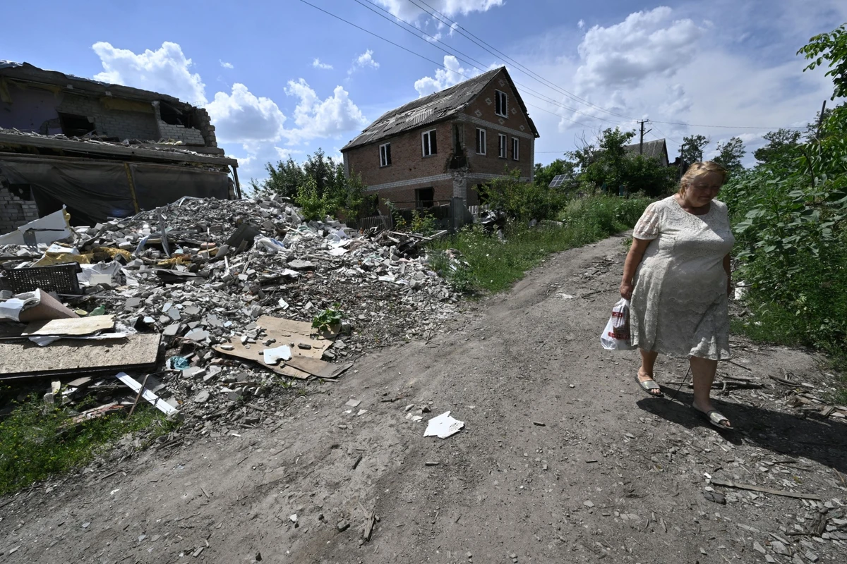 Ukraine: frappes russes tous azimuts, au moins huit morts