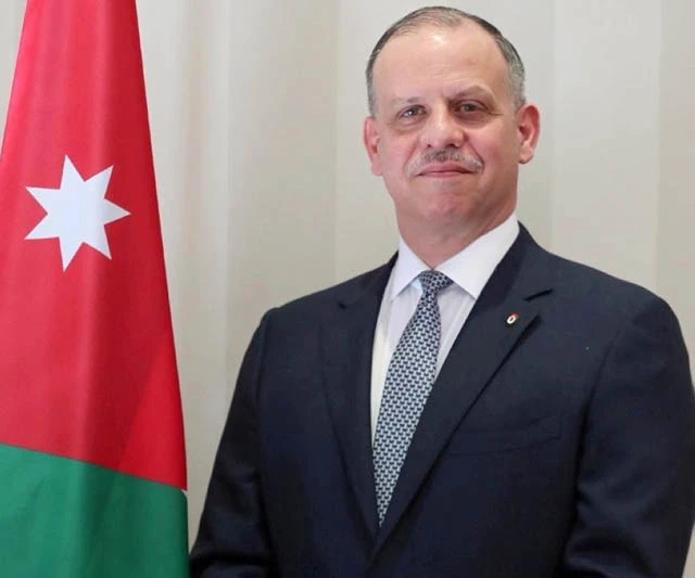 Le prince Faisal ben al-Hussain de Jordanie prête serment pour devenir l’adjoint du roi