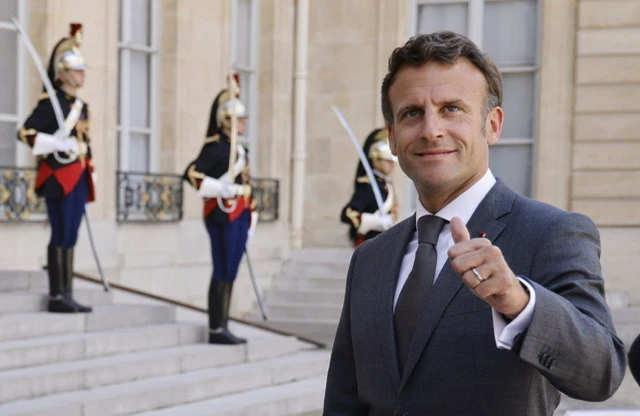 Révélation de liens privilégiés entre Macron et Uber, indignation à gauche