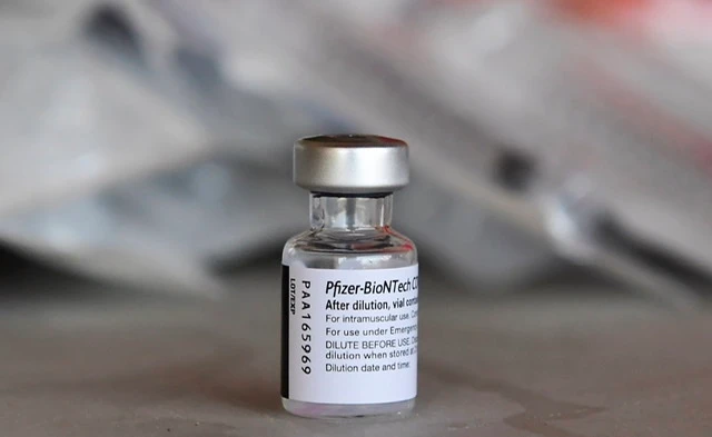 Covid-19: Israël autorise la vaccination des tout-petits avec Pfizer et Moderna