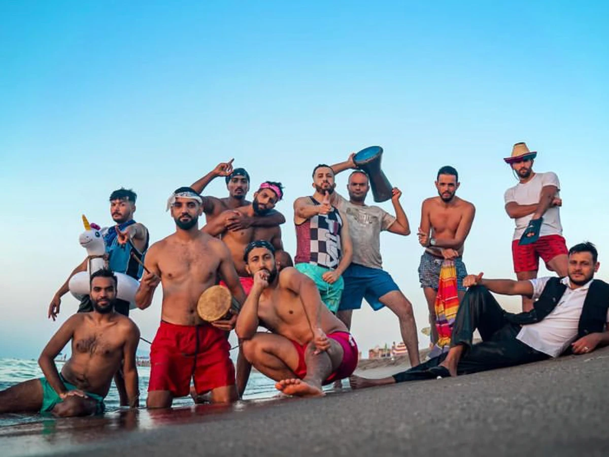 Un youtubeur algérien crée la polémique avec une vidéo sur le phénomène «Kahwi»