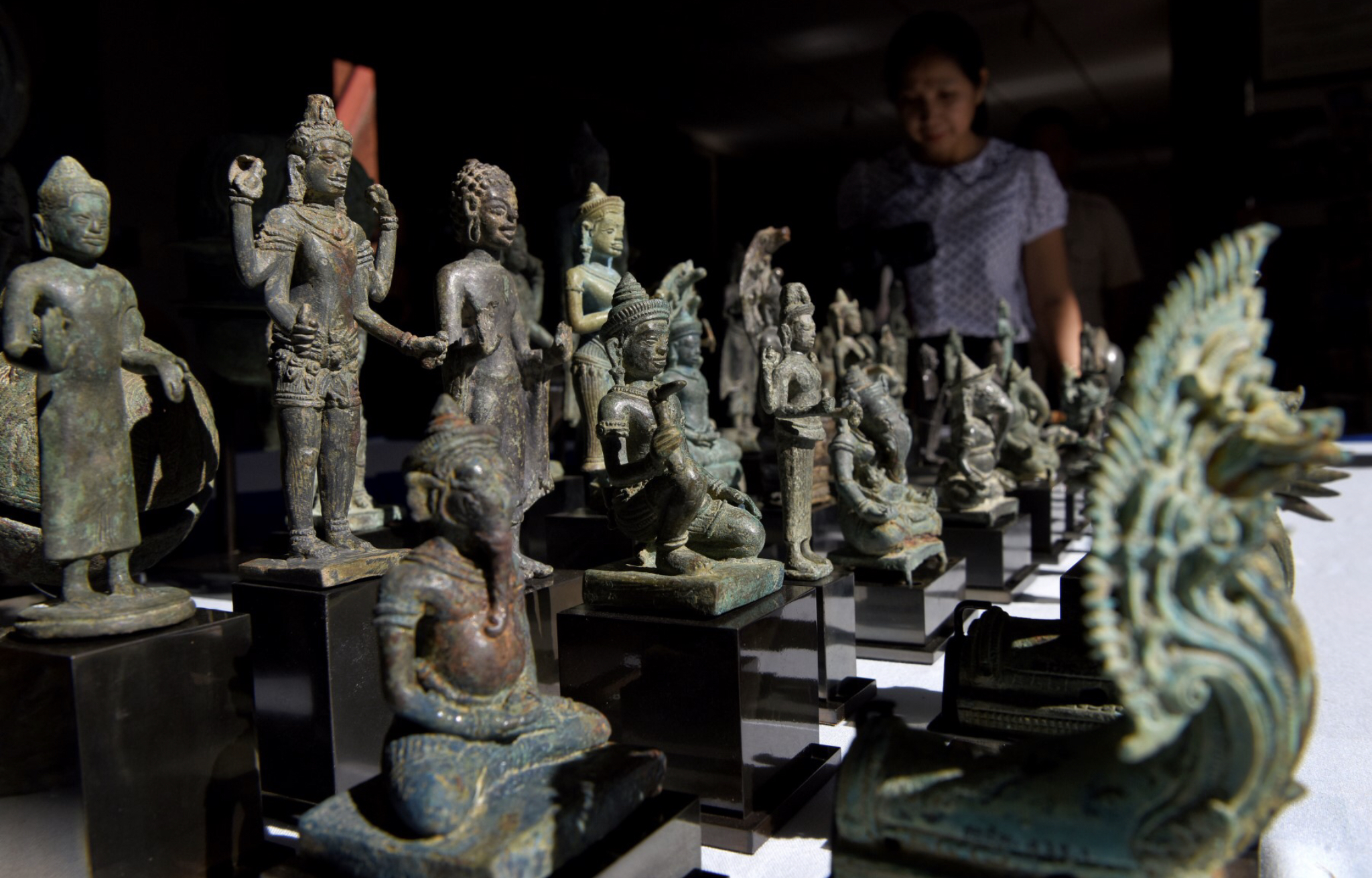 La justice américaine restitue au Cambodge 30 oeuvres d'art khmères volées