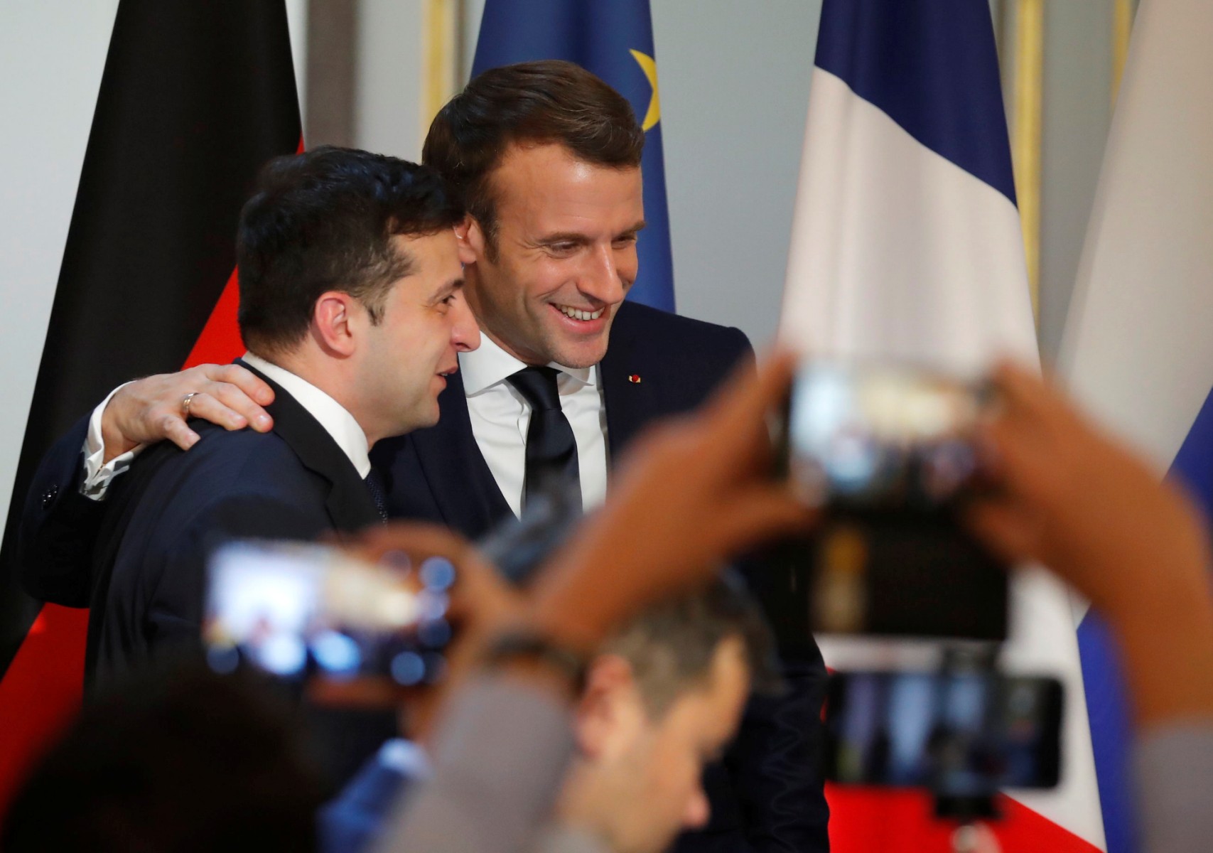 Ukraine/centrale de Zaporijjia: Macron va s'entretenir avec Zelensky mardi
