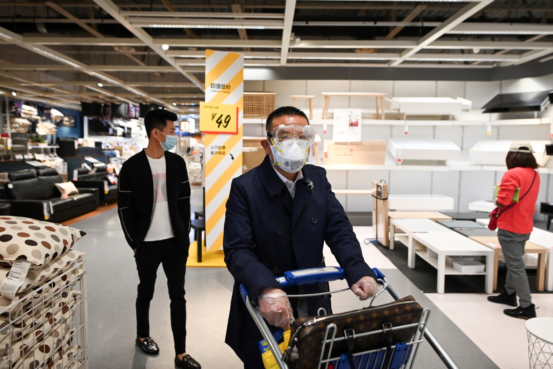 Covid en Chine: scènes de panique dans un Ikea... après un cas contact
