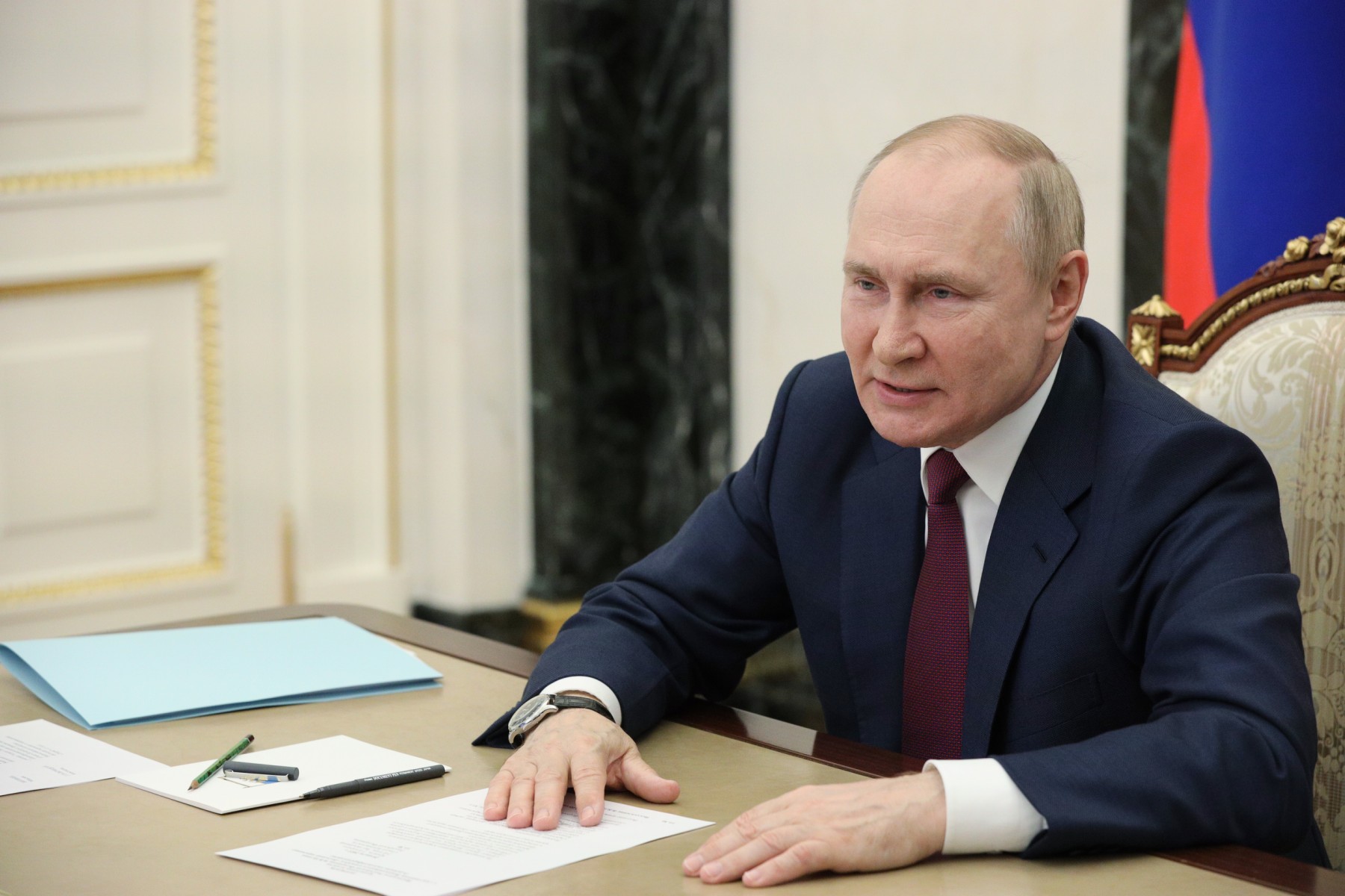 Russie: Poutine signe un décret pour agrandir l'armée