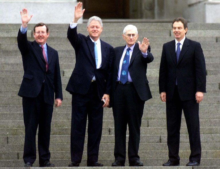 L'Irlande du Nord fait ses adieux au prix Nobel de la paix David Trimble