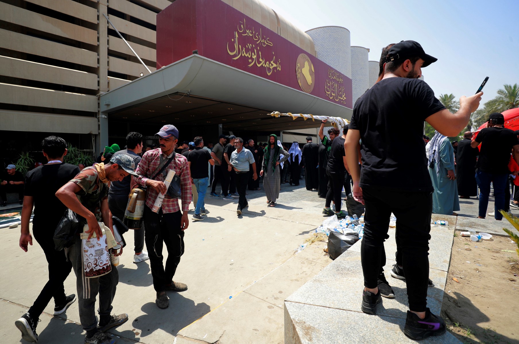 Manifestations rivales à Bagdad sur fond de tensions politiques