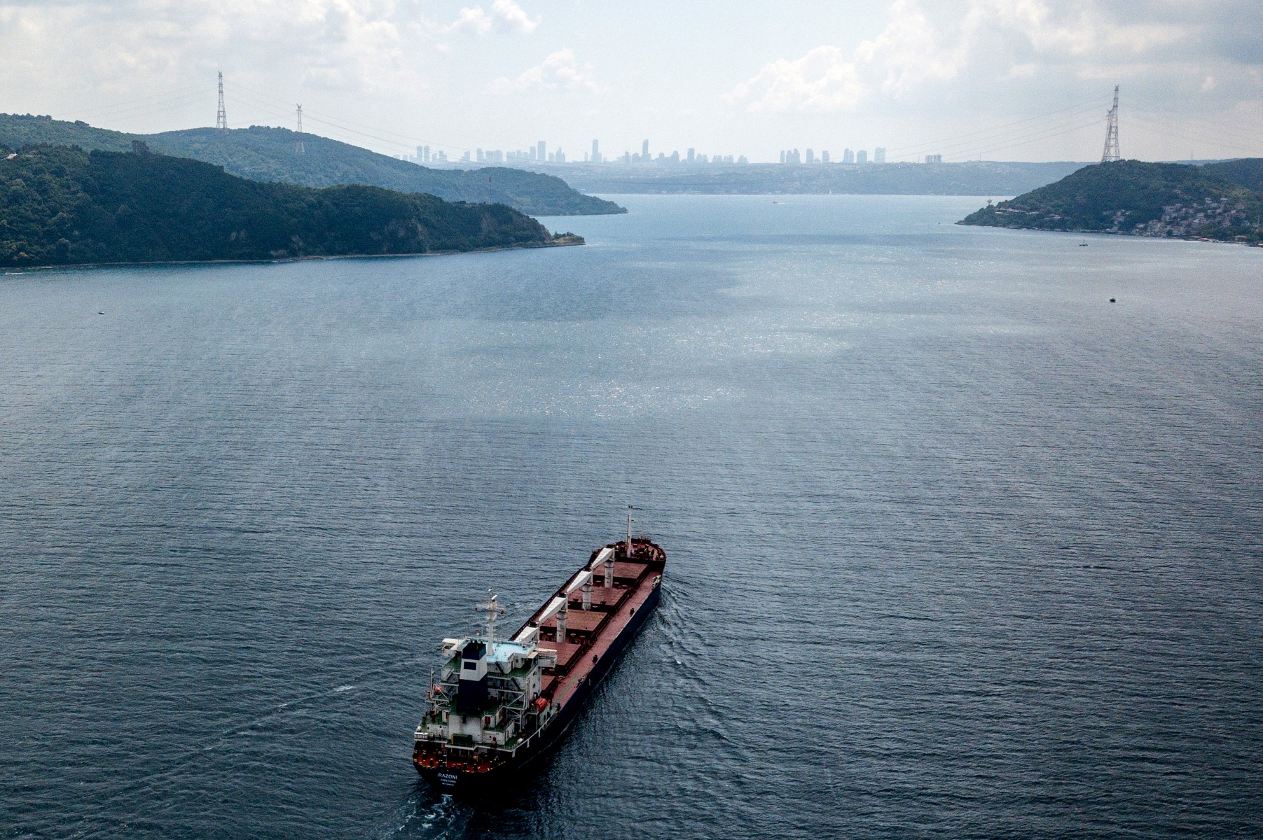 Céréales: trois nouveaux bateaux quitteront vendredi l'Ukraine, selon le ministre turc de la Défense