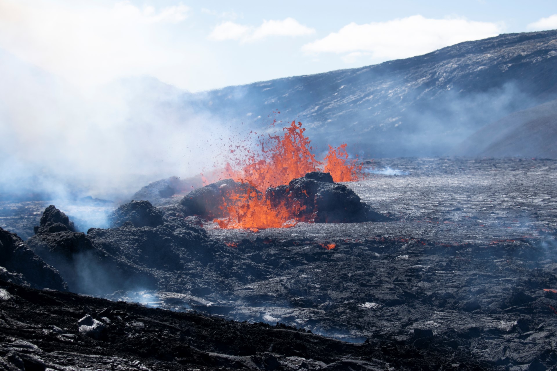 En Islande, la nouvelle éruption attire les curieux