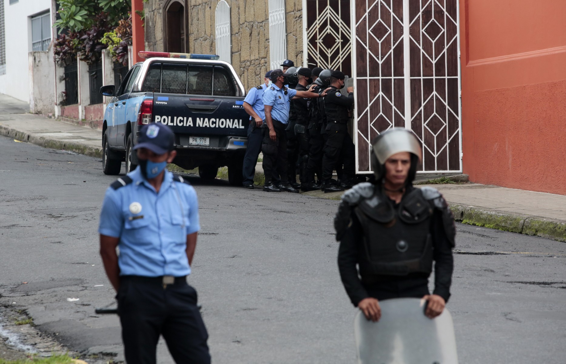 Nicaragua: Un évêque critique d'Ortega arrêté et assigné à résidence
