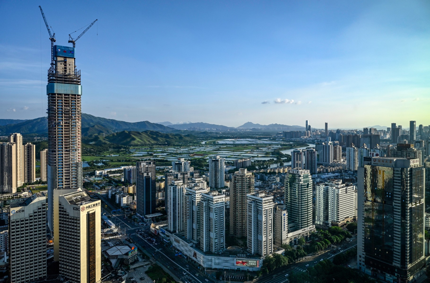 Hong Kong: baisse record de la population, émigration massive
