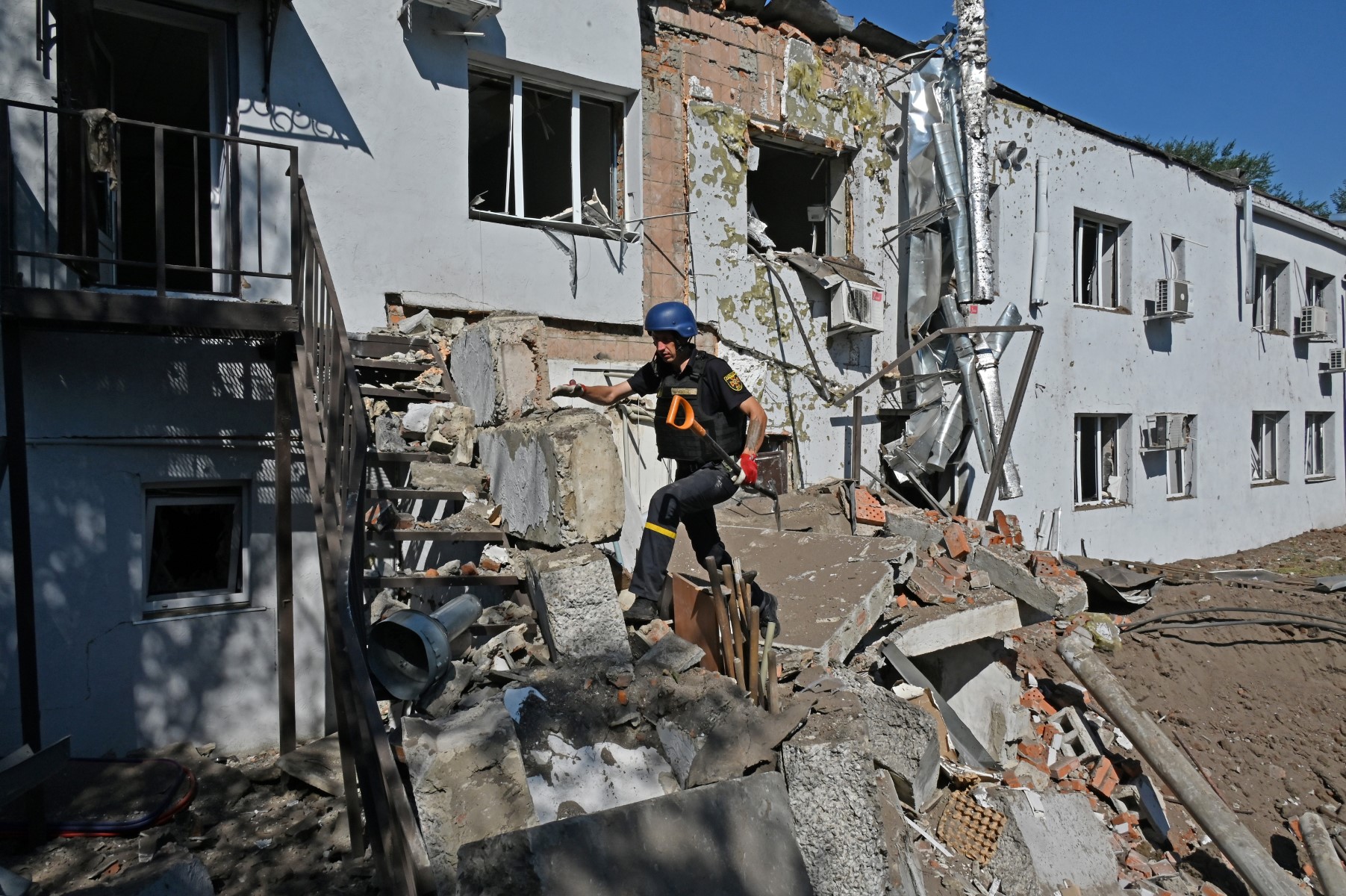 Ukraine: la Russie «met en danger la région» en occupant la centrale nucléaire de Zaporijjia, estime le G7
