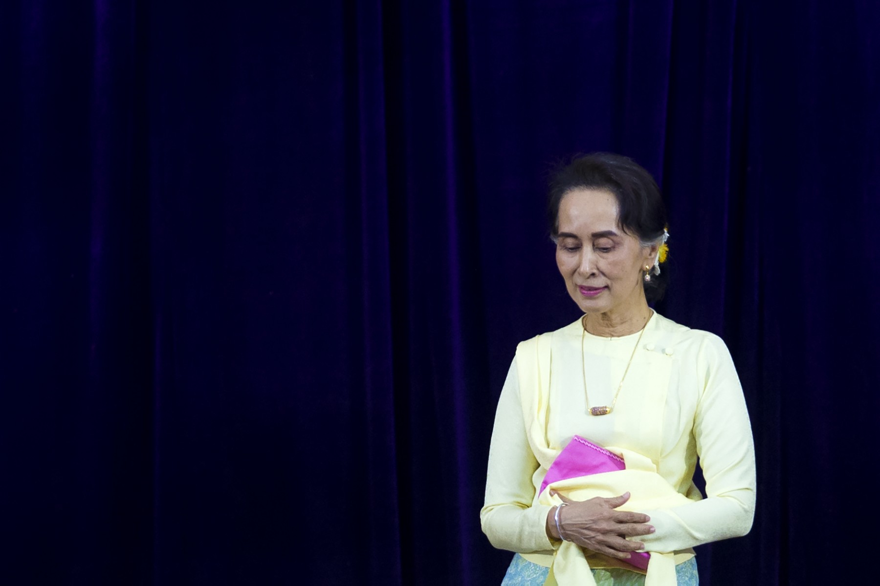 Birmanie: le chef de la junte se dit prêt à des négociations avec Suu Kyi après son procès