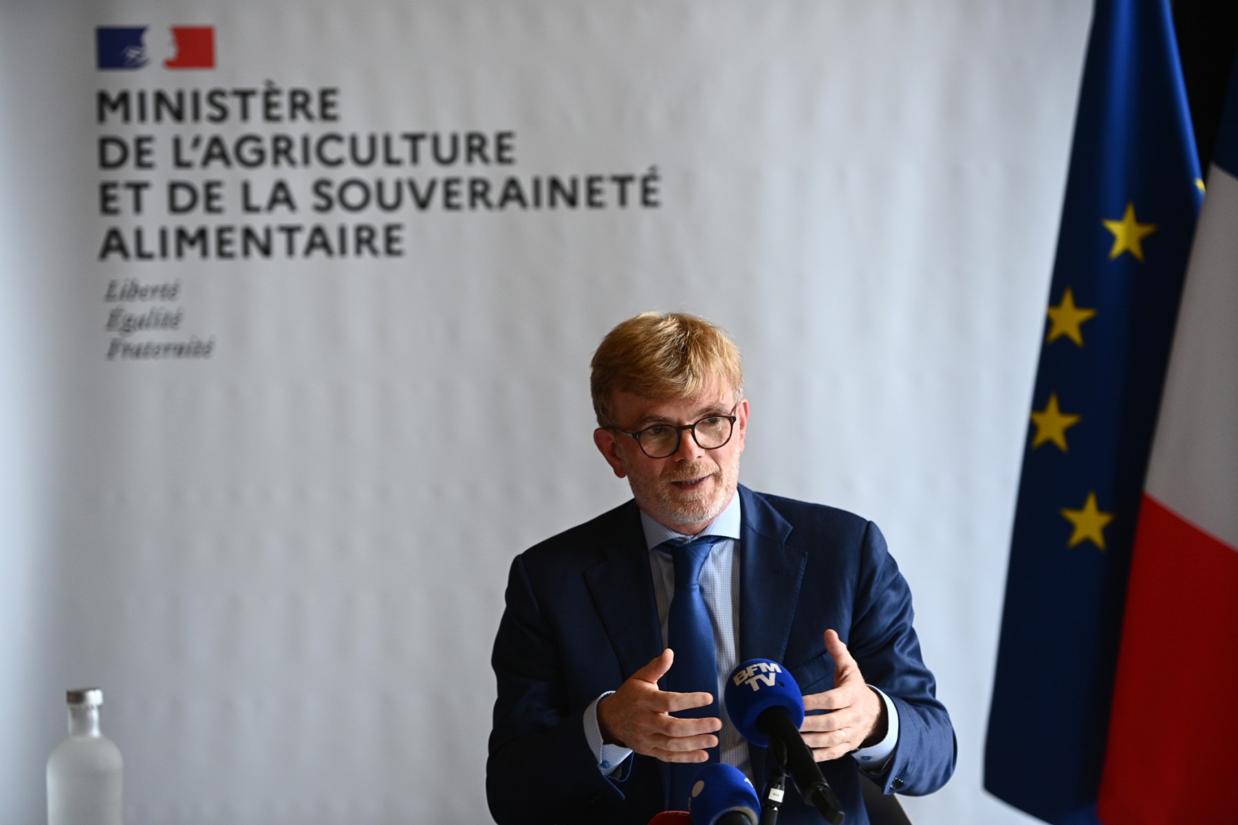 Caméras dans les abattoirs: la France «moins en avance» que l'Espagne, admet le ministre de l'Agriculture français