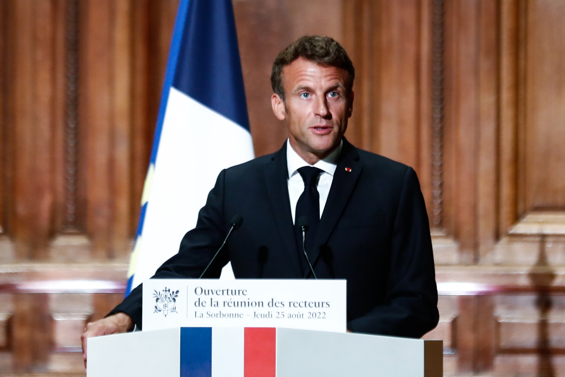 Le président Macron détaille sa feuille de route pour l'école