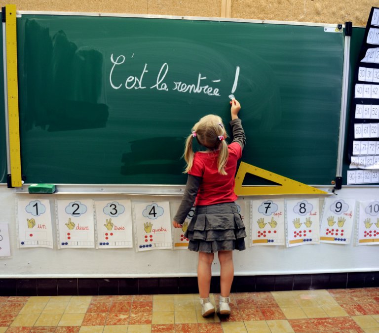 Rentrée des classes: pas de masque mais inquiétude sur la pénurie de profs