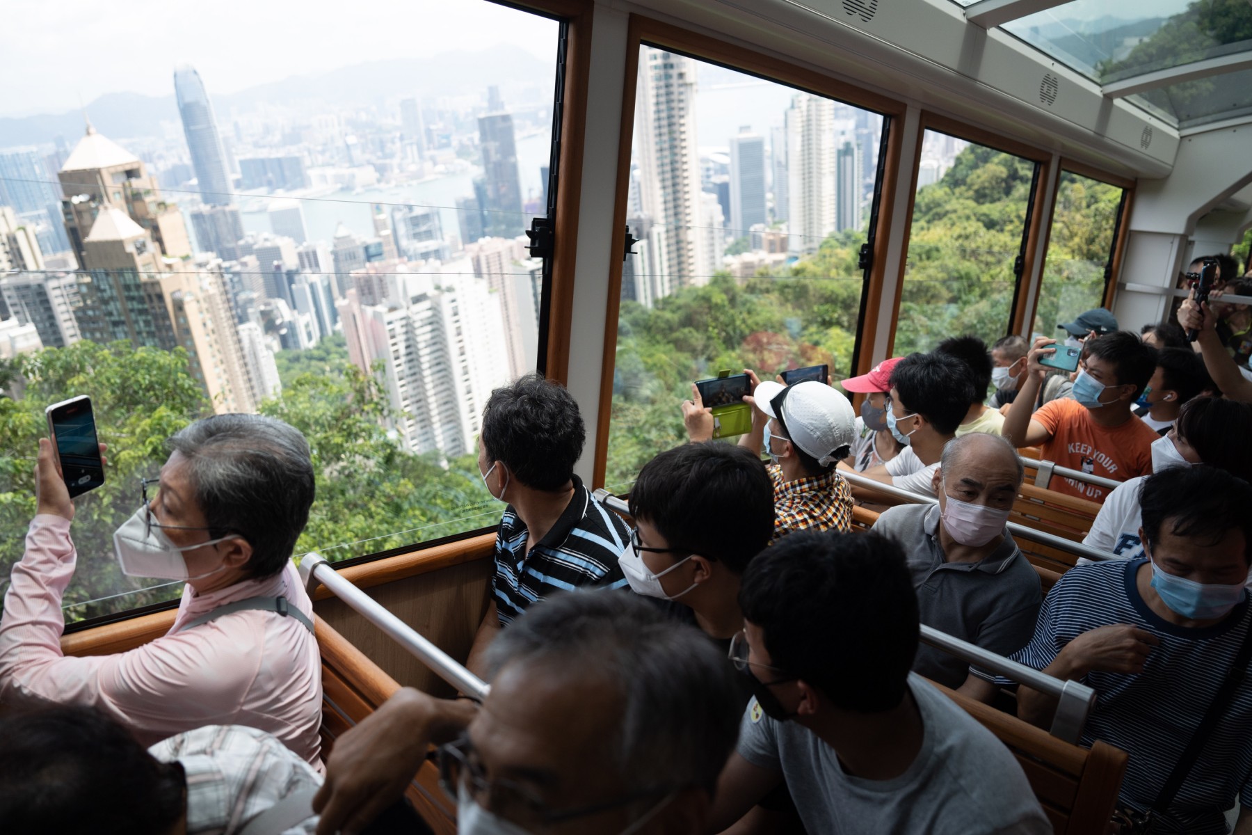 Hong Kong: retour du funiculaire pour se rendre au pic mais pas des touristes