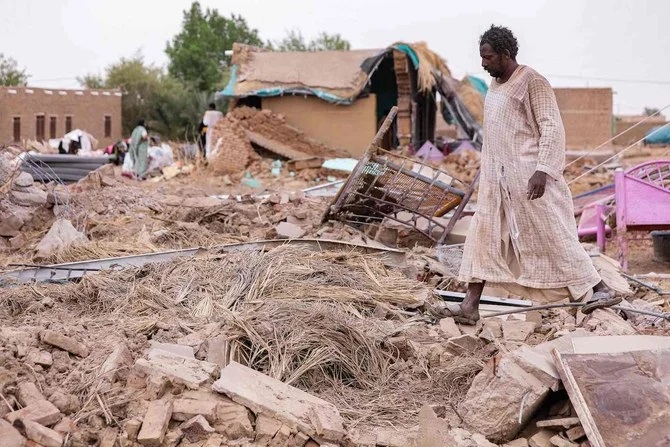Le roi Salmane ordonne l’ouverture d’un pont aérien d’urgence pour les victimes des inondations au Soudan