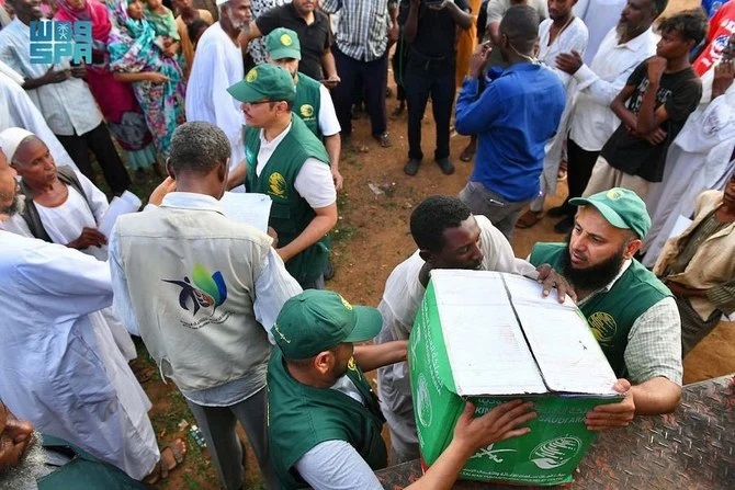 KSrelief distribue de l'aide aux personnes touchées par les inondations au Soudan