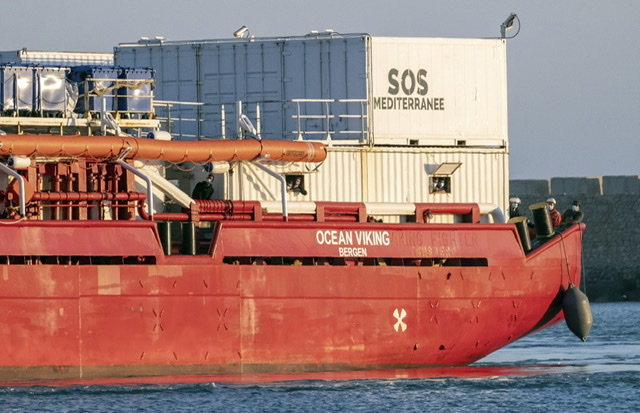 Nouveaux sauvetages en Méditerranée: près de 270 migrants secourus par l'Ocean Viking